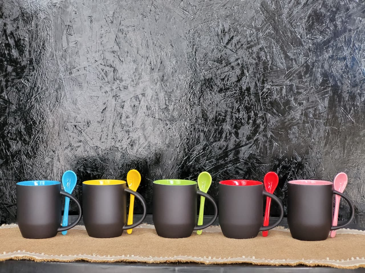 Taza magica con cuchara