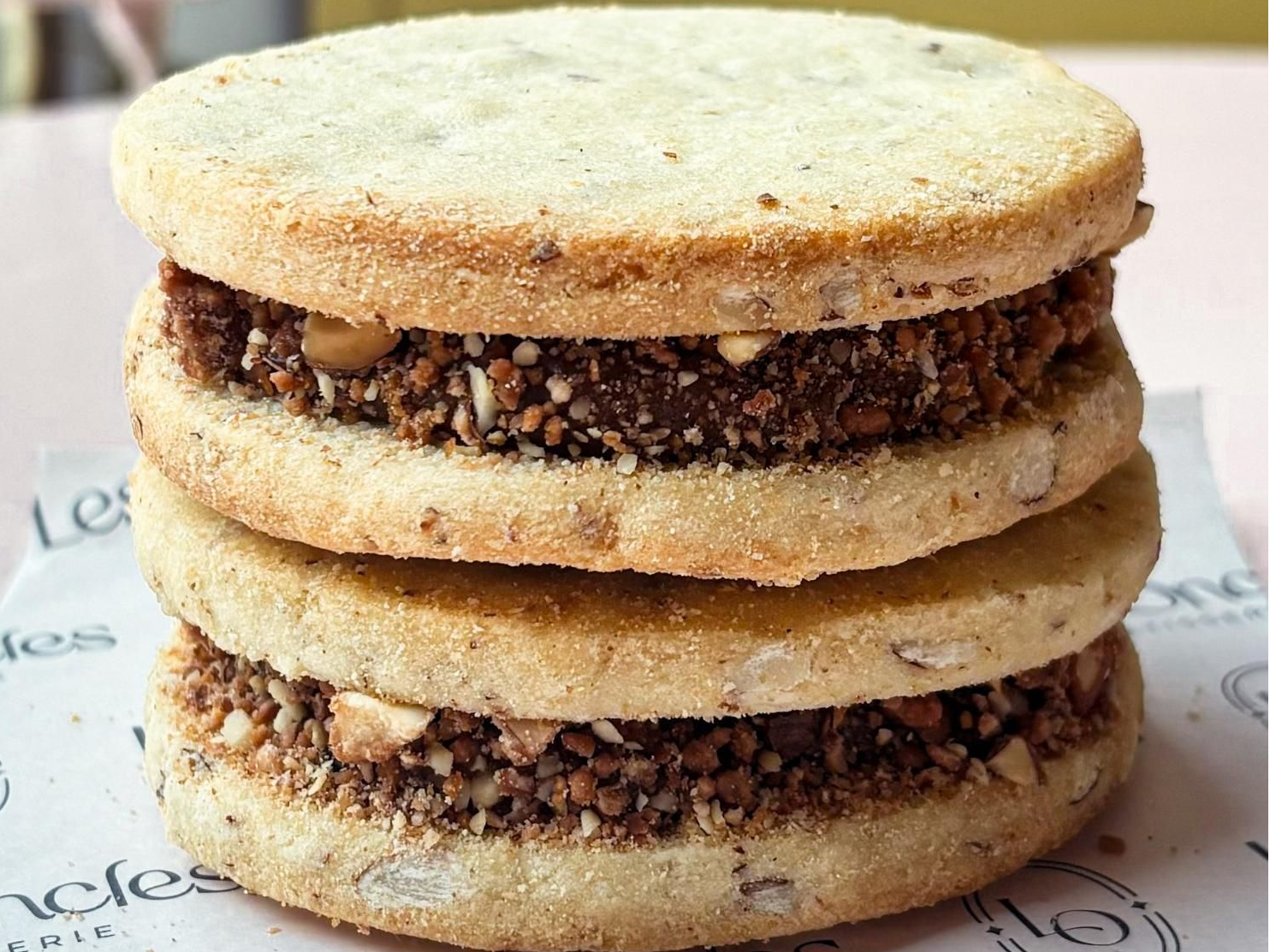 Mini Alfajor de Dulce de Leche y Almenderas