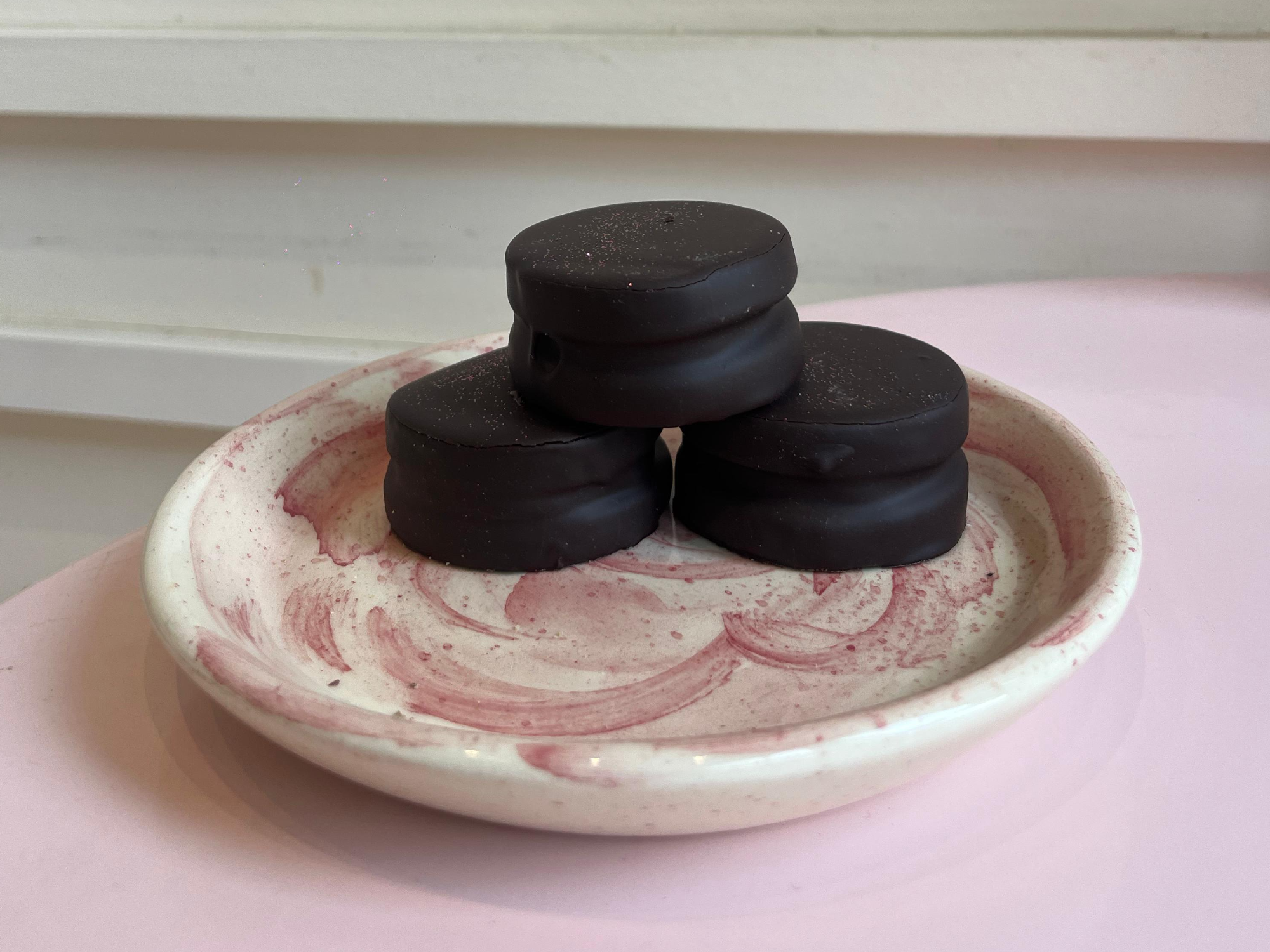 Mini Alfajor Bañado de Limon y Frarmbuesas