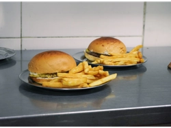 2 Spoiler (hamburguesas) c/papas