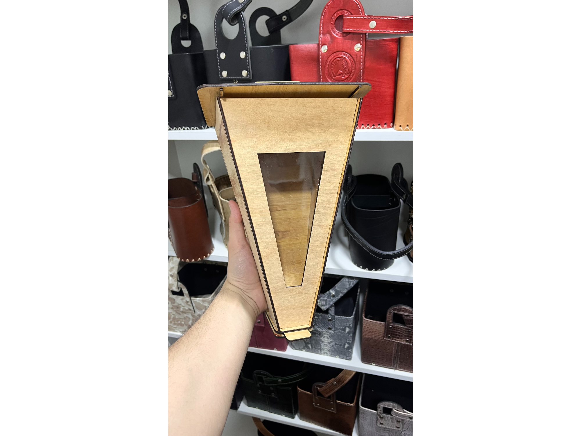 DISPENSER DE YERBA DE MADERA