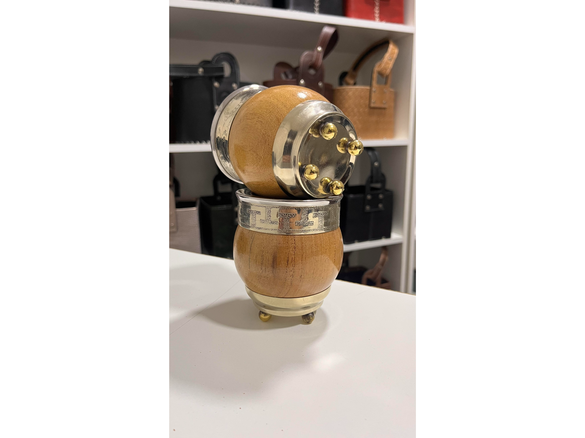 IMPERIAL ALGARROBO CON BASE BOLITA