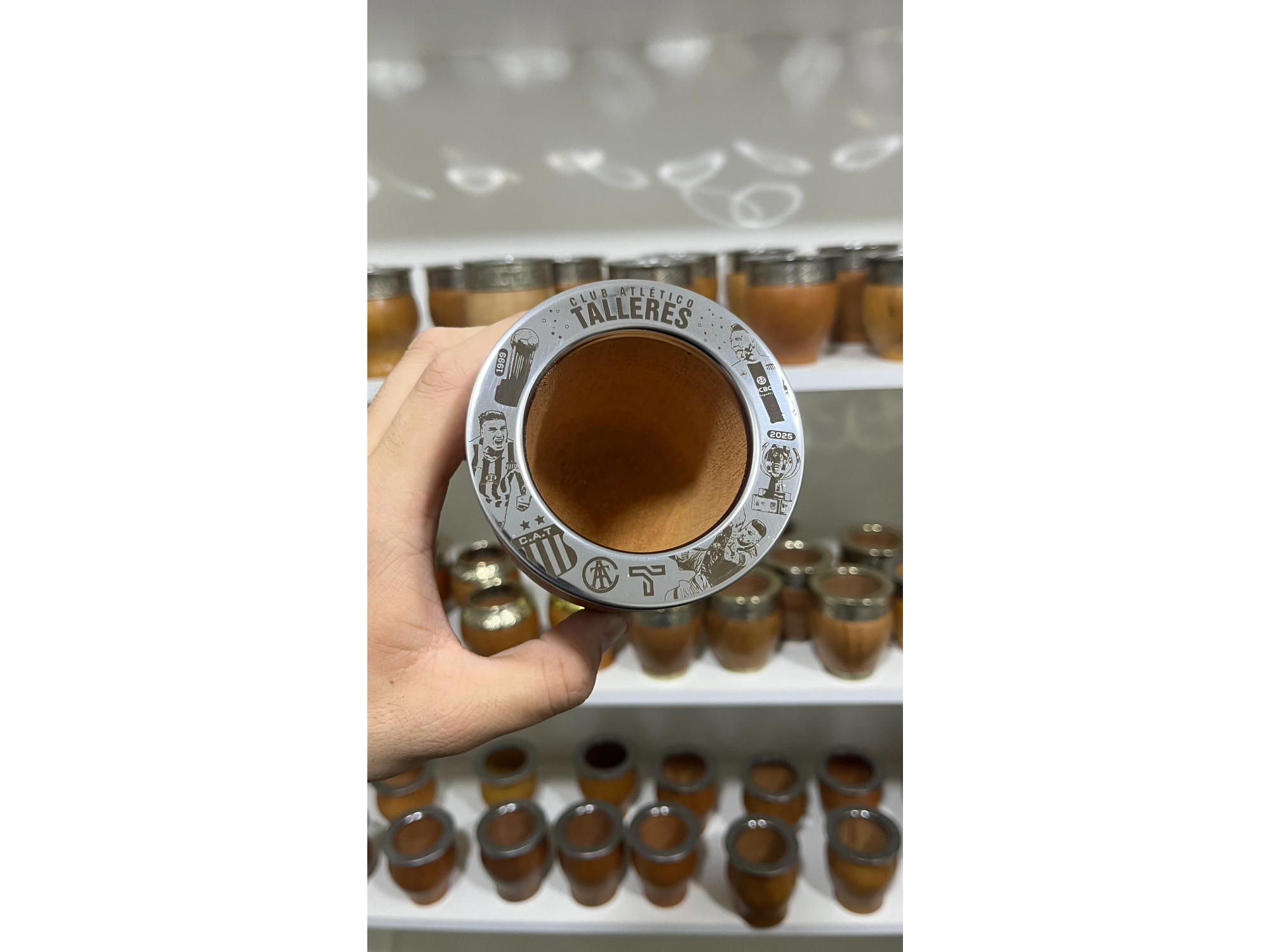 MATE IMPERIAL ALGARROBO CON GRABADO TALLERES FUL CAMPEON