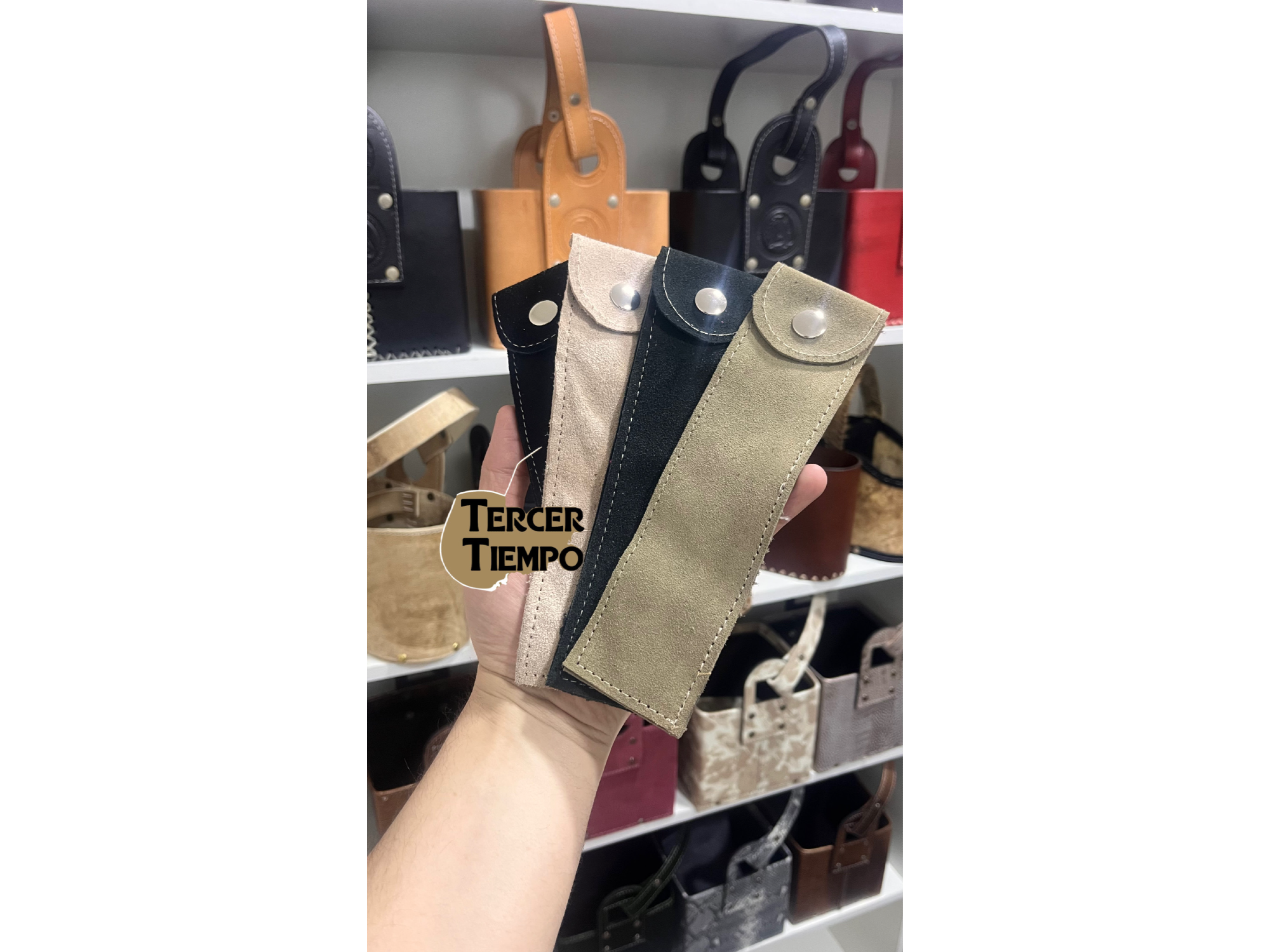 PORTA BOMBILLA DE CUERO GAMUZADA