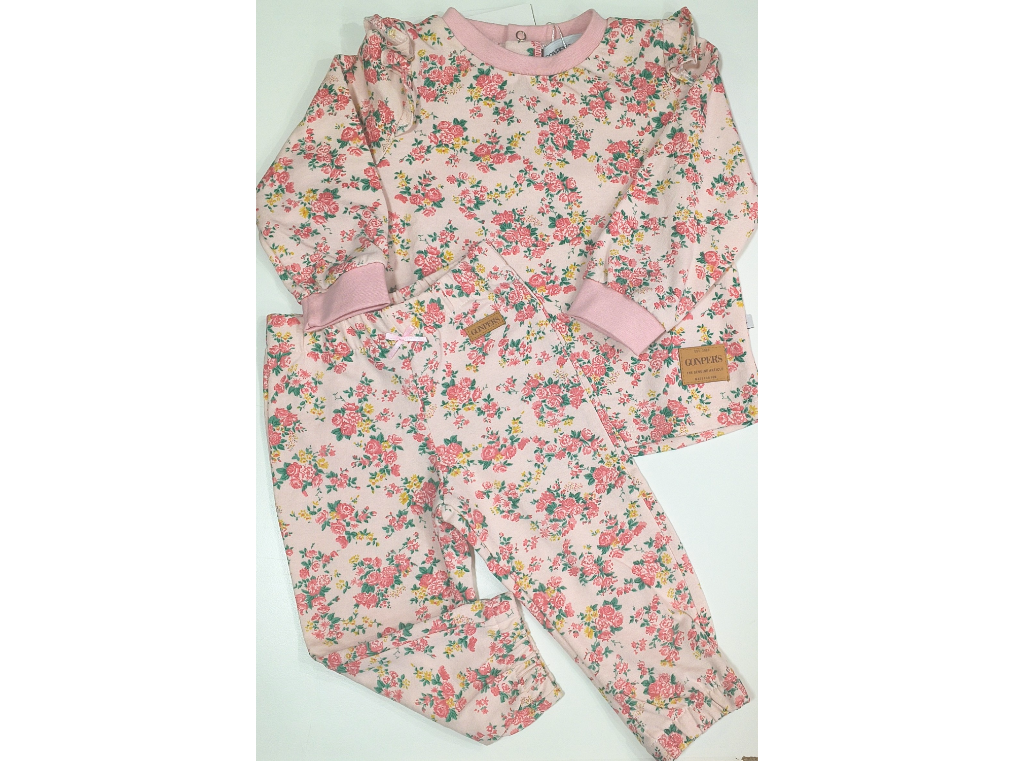 Conjunto rústico floreado talle 3/6 meses