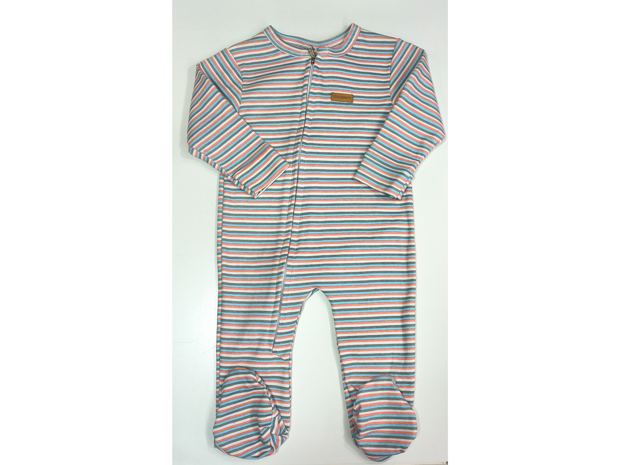 Pijama con cierre talle 9 meses