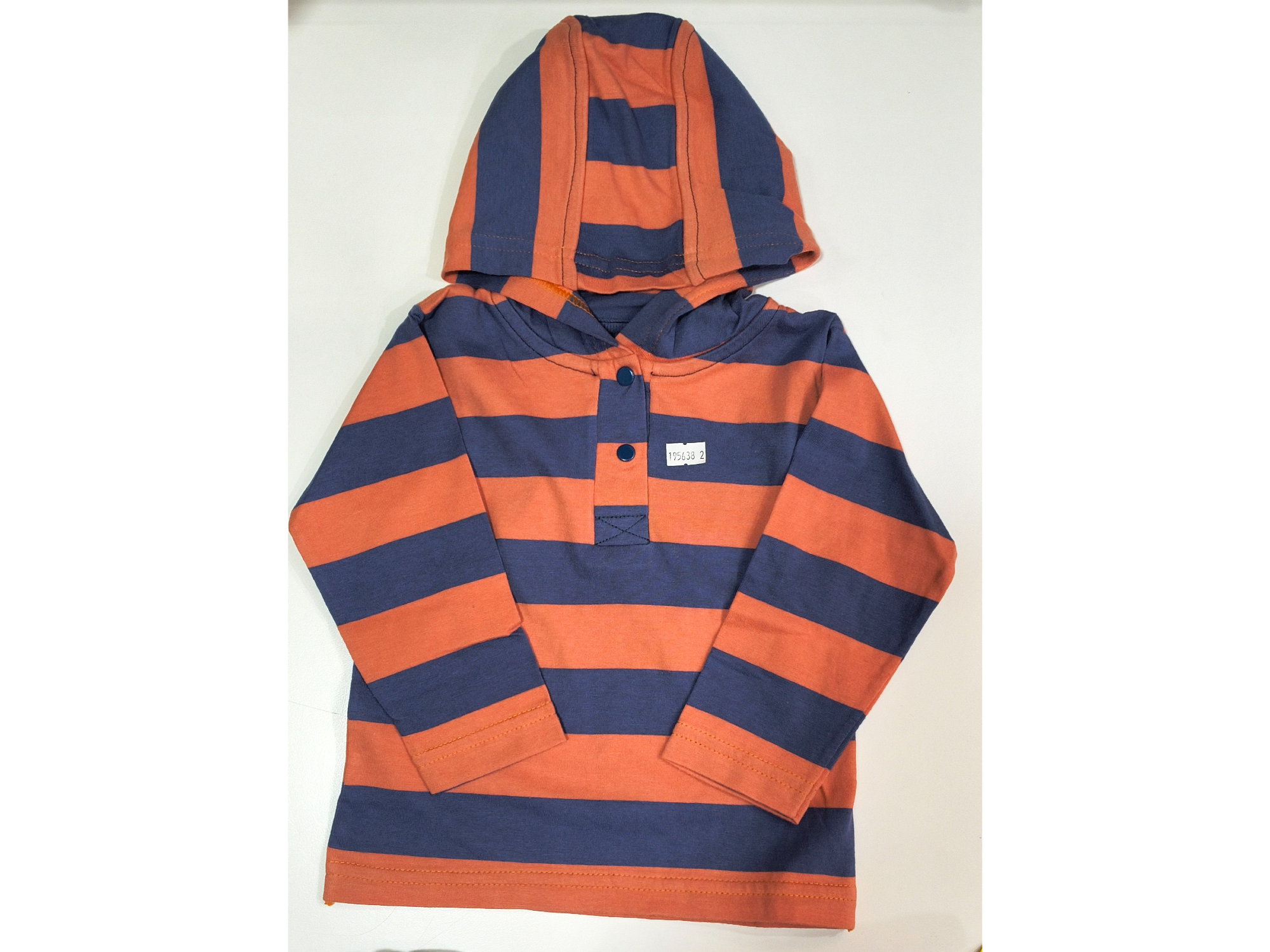 Remera con capucha Pachy talle 12 meses