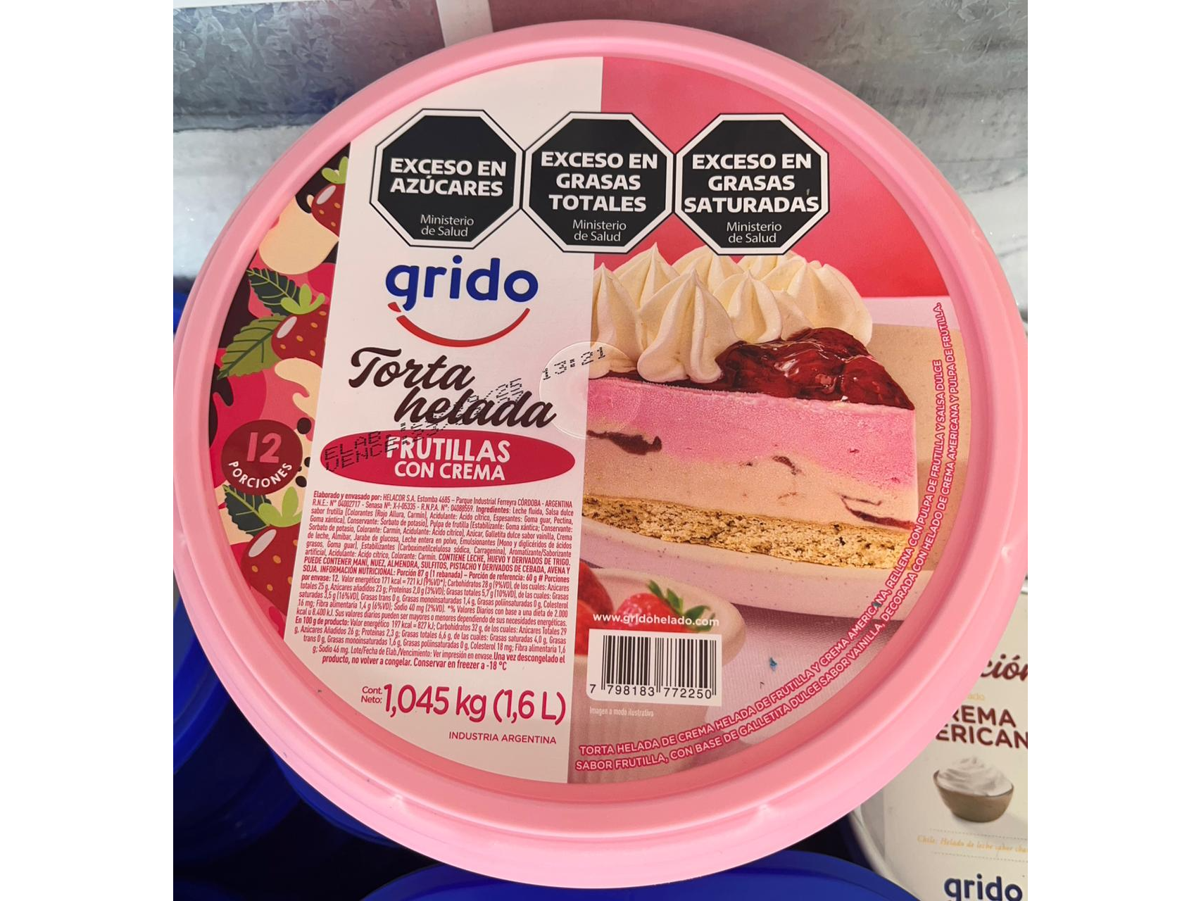 Torta Frutillas con Crema