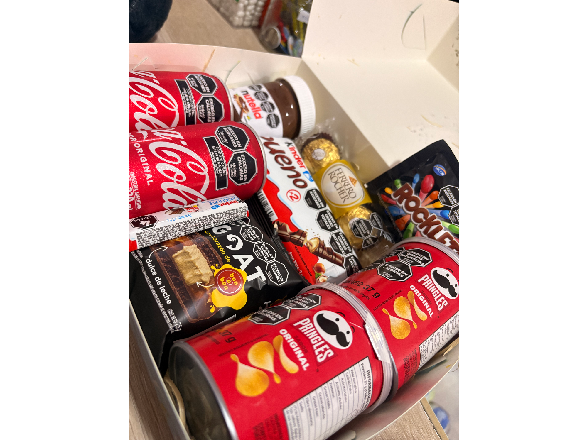 Cajita con golosinas para regalar