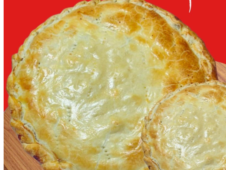 Tarta de jamón y queso grande