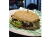 SANDWICH OSOBUCO CON PEPINO