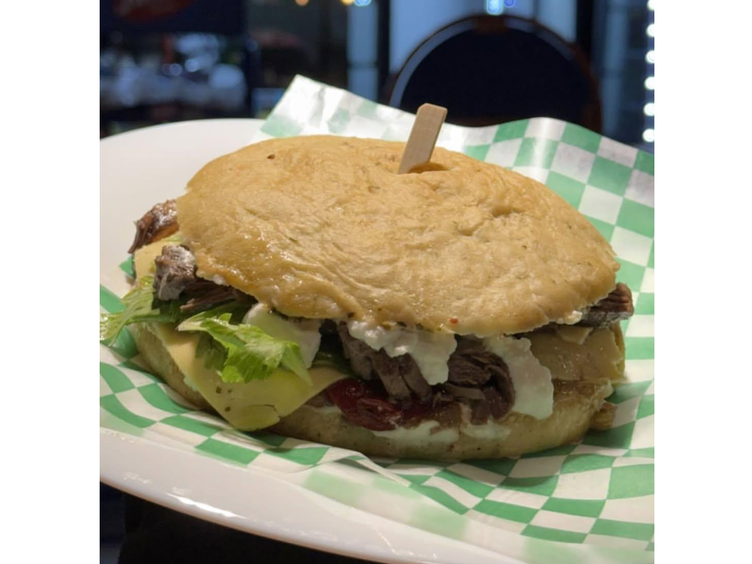 SANDWICH OSOBUCO CON APIO