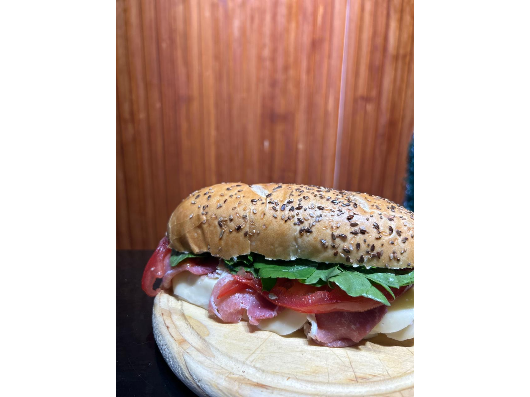 BAGUETTE DE JAMON CRUDO Y RUCULA