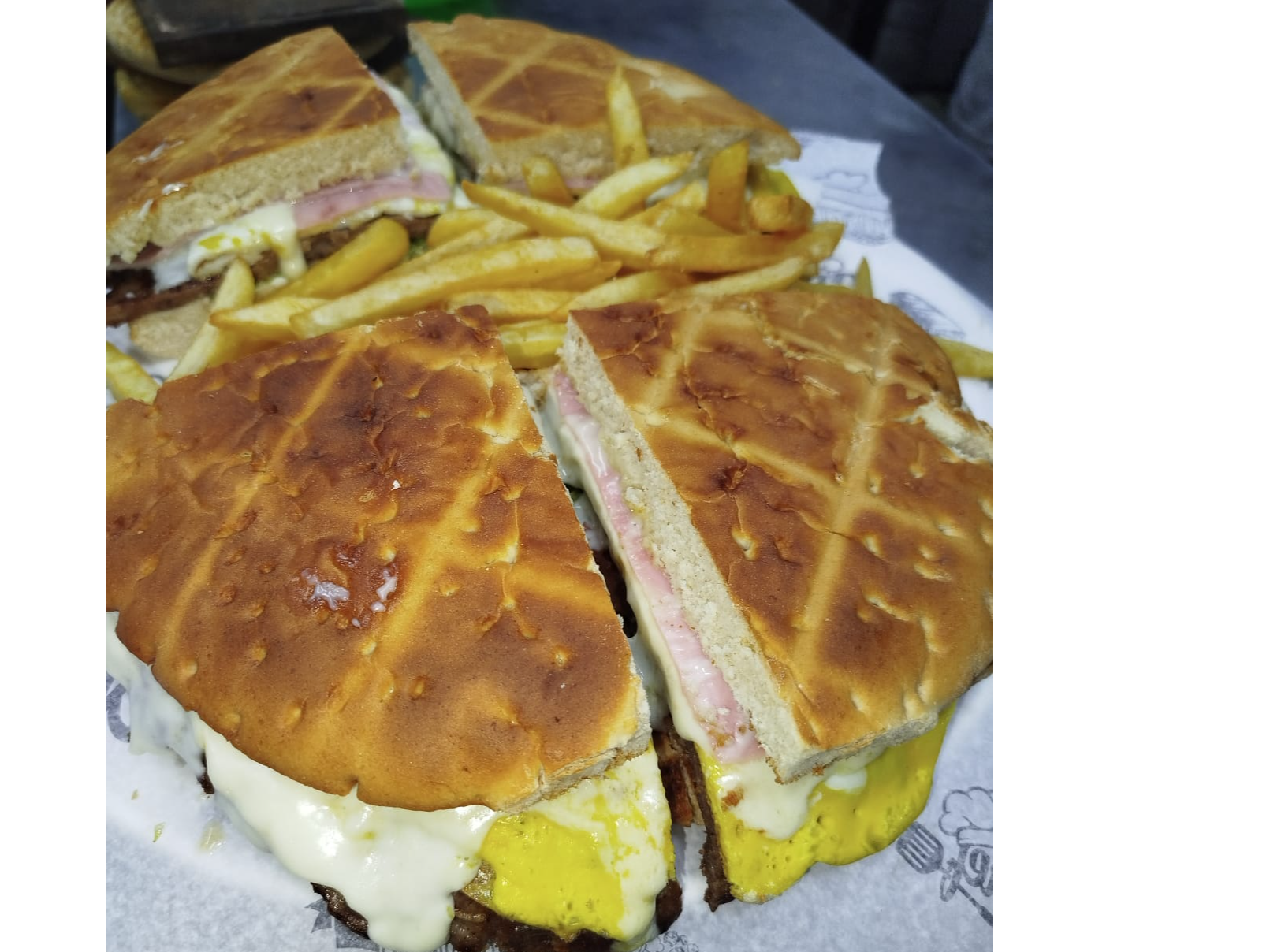 COMBO ZAPPING + UNA BEBIDA 1.5L