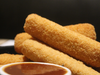 Mozarellas rebozadas con barbacoa casera