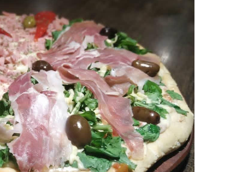 Rúcula con jamón crudo