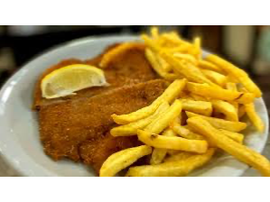Milanesas con papas o ensalada