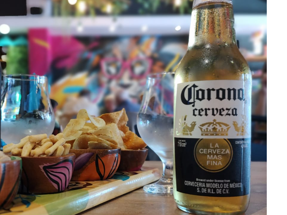 CORONA 710 + TABLA SNACK