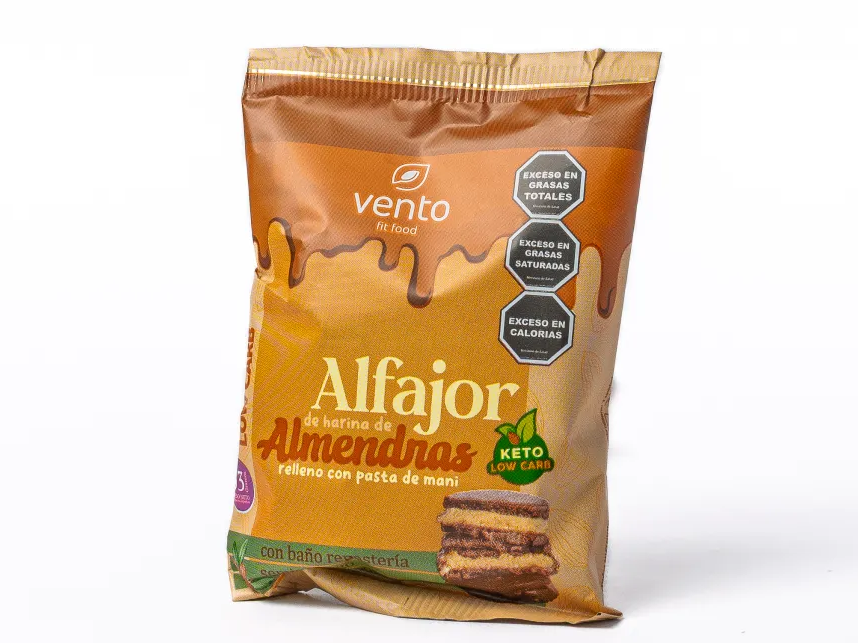 Alfajor Vento de harina de almendras relleno con pasta de mani