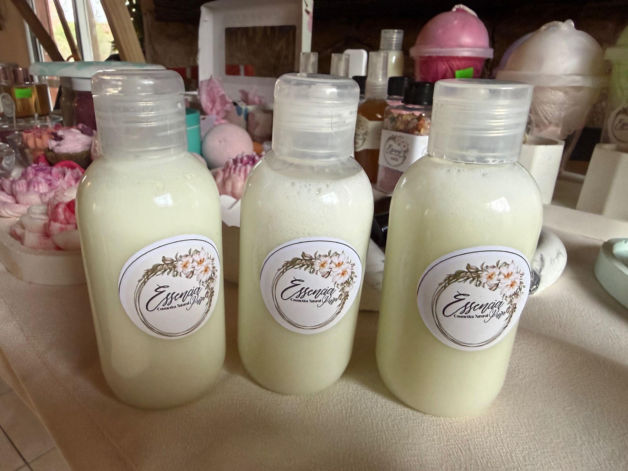 Leche de limpieza facial con aceite esencial ylang ylan y pepita de uva
