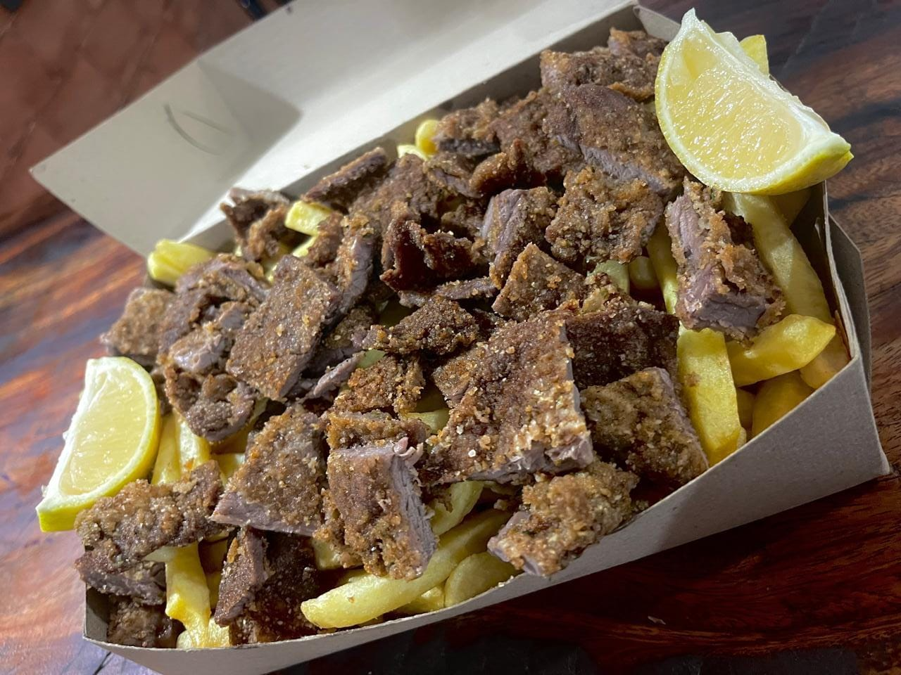 Picada de milanesa con papas