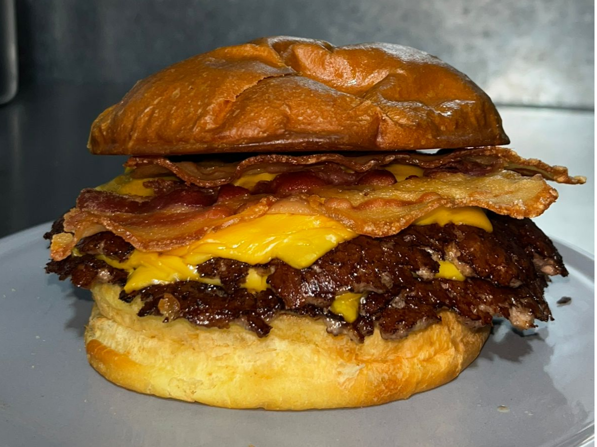 Tuki Cheese bacon (con papas sazonadas)