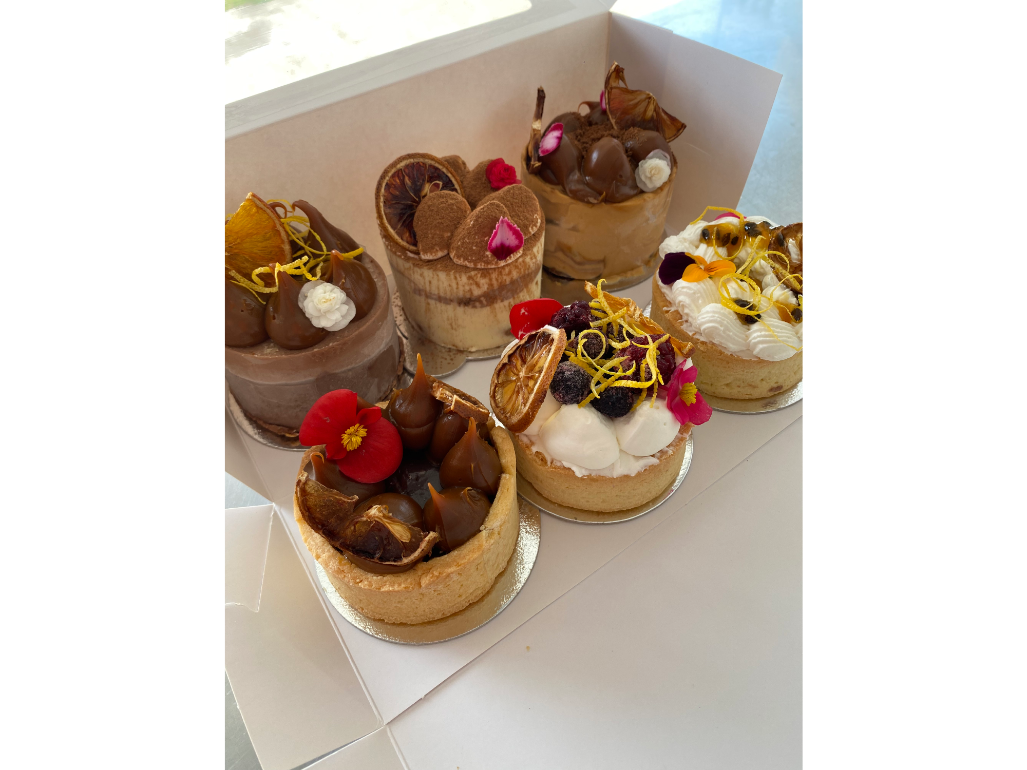Box tortitas 8 cm de CAMUS PASTELERIA