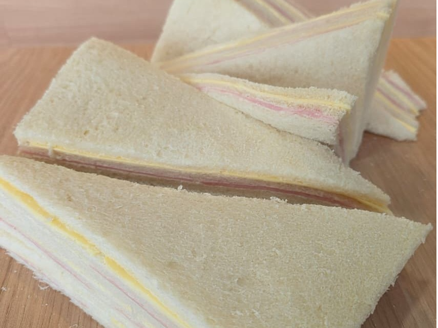 Docena JAMÓN Y QUESO TRIANGULAR