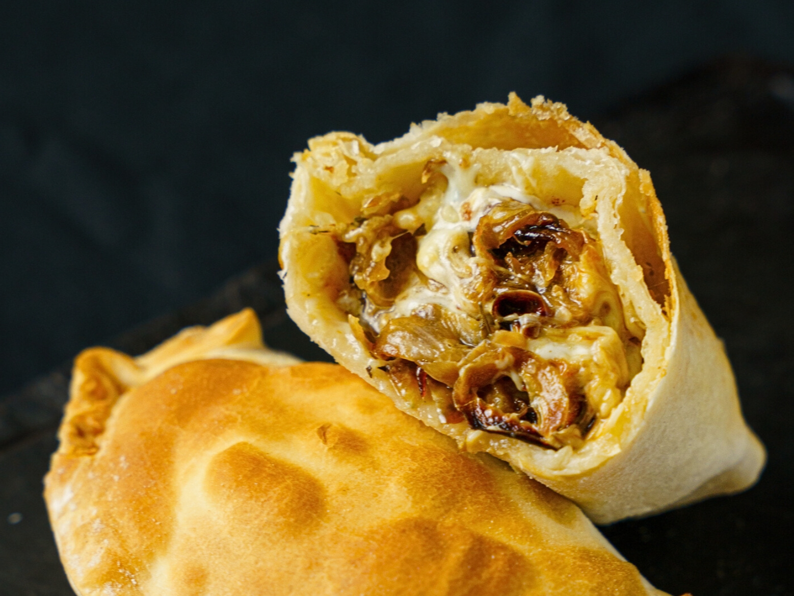 Empanada de Fugazzeta a los 3 Quesos