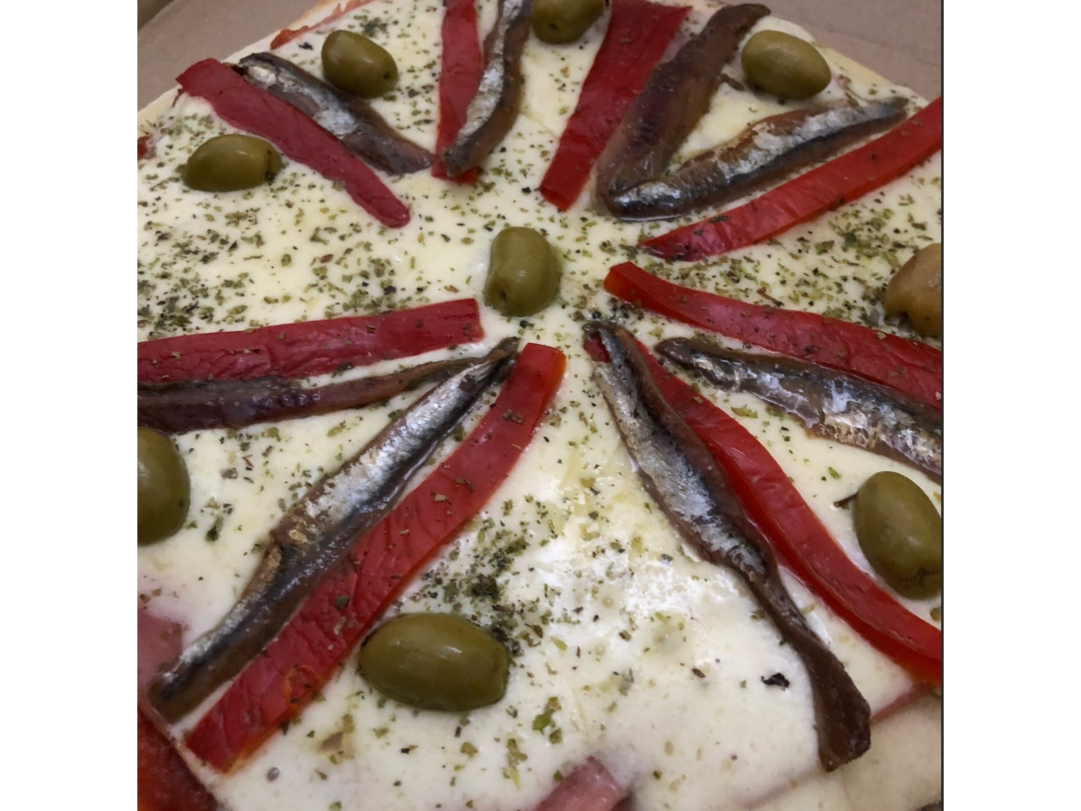PIZZA ESPECIAL CON ANCHOA