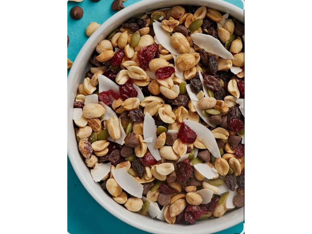 MIX SECO CON ARANDANOS (arándanos, nueces, manzanas en cubos, almendras, semillas de zapallo, maní, pasa rubias)