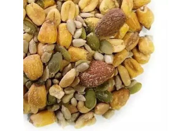 MIX CERVECERO  (maní saborizado, maní salado, almendras, castañas de cajú, maíz frito, girasol, semillas de zapallo verde)