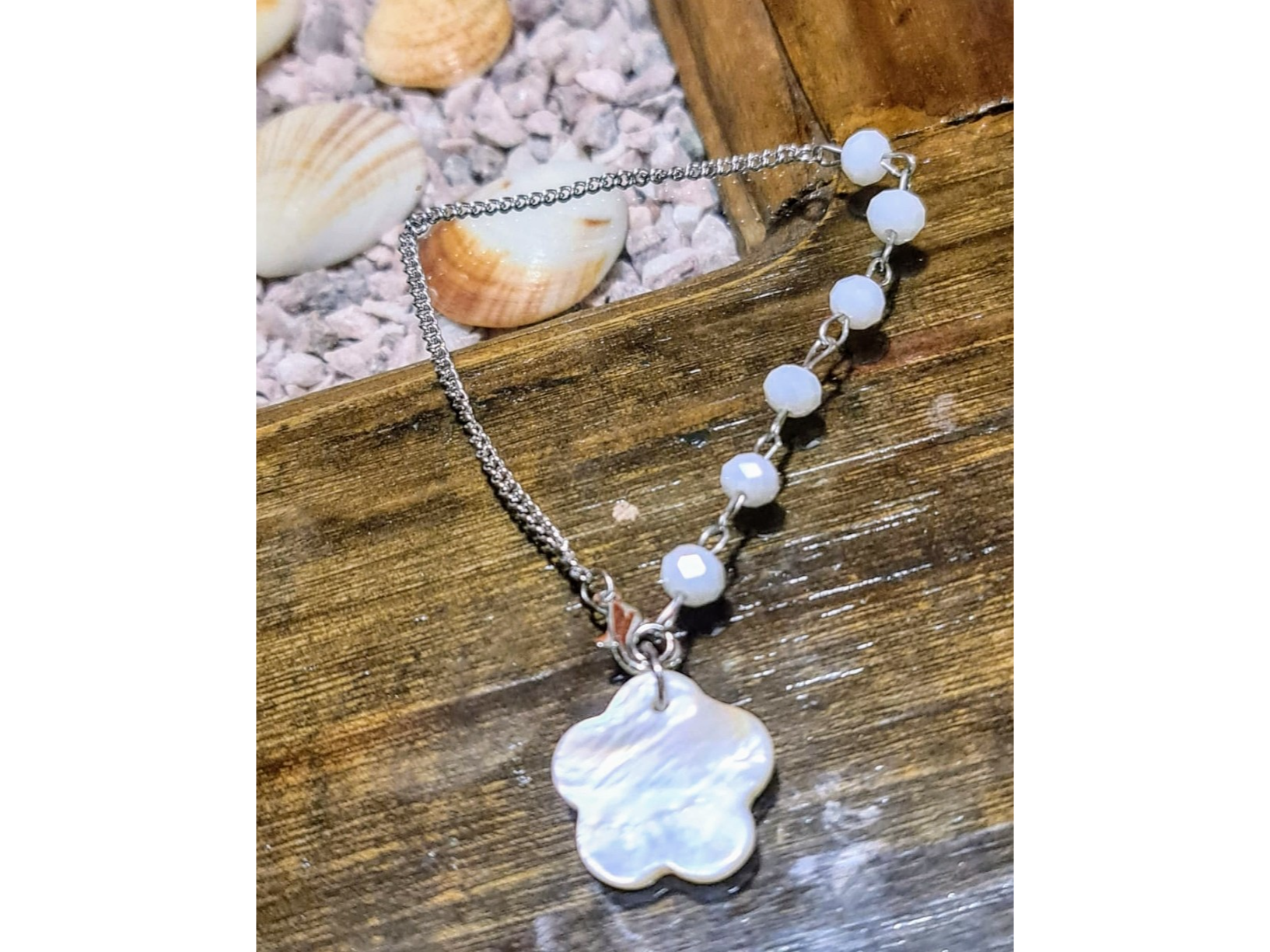 Pulsera acero con flor de nacar