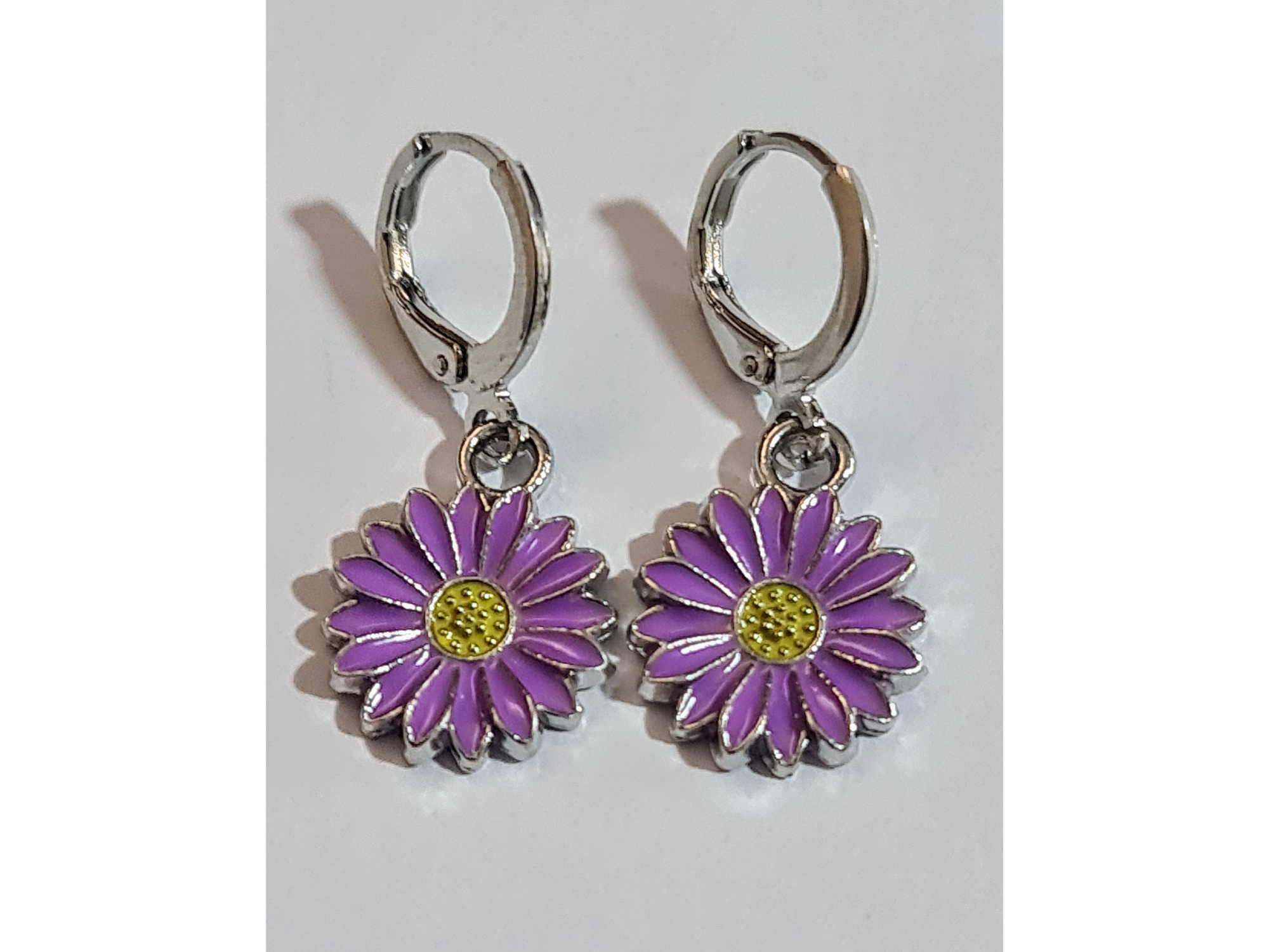 Aros margaritas lilas