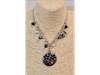 Collar con dijes flores