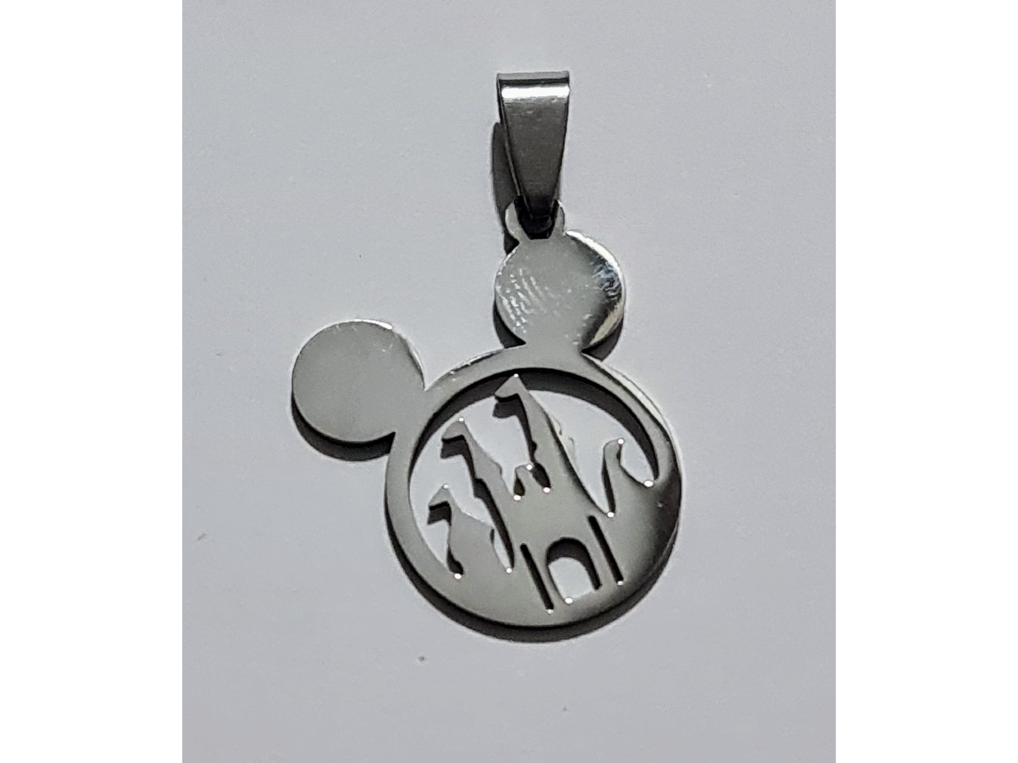 Dije mickey castillo