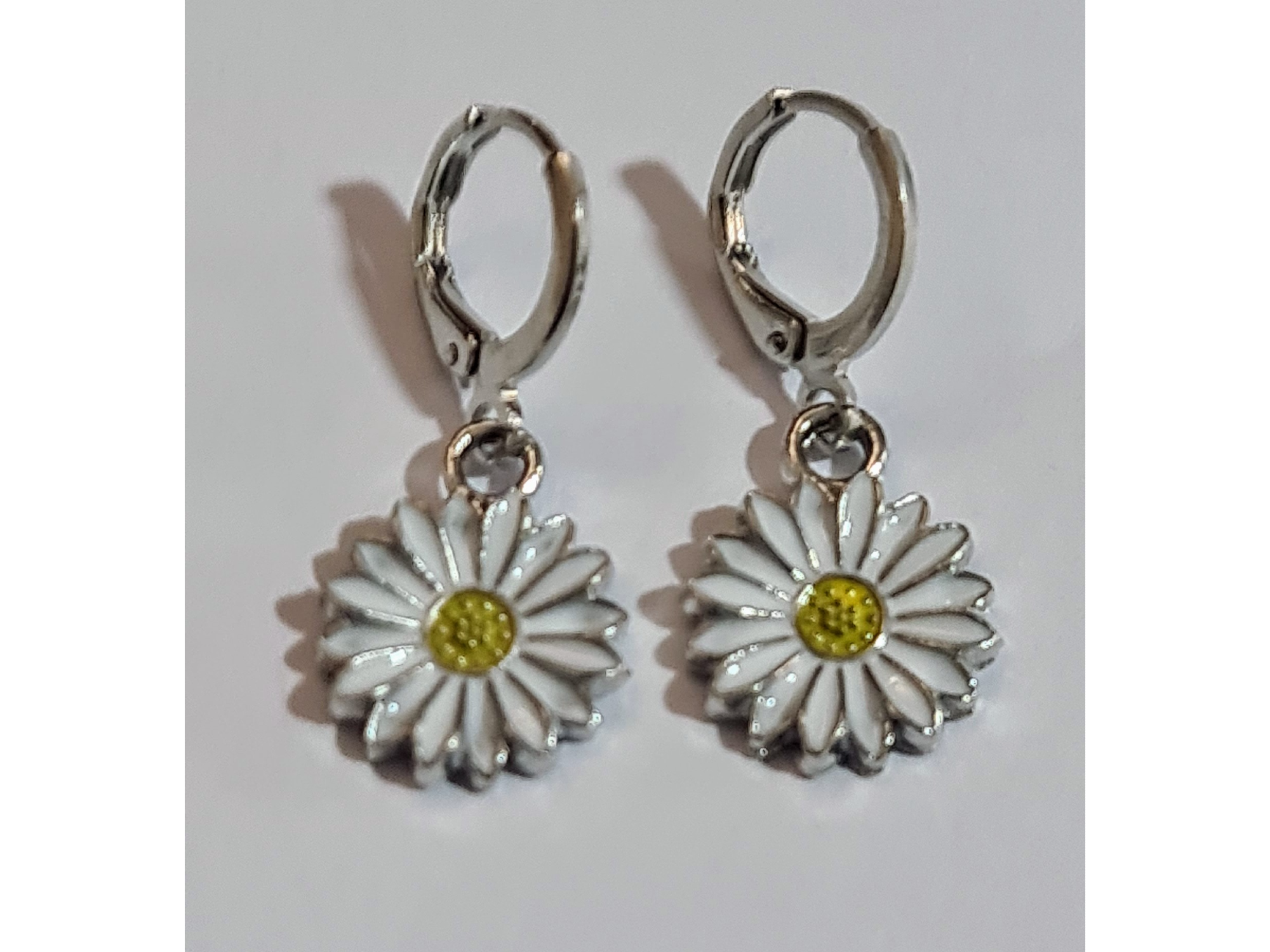 Aros margaritas blancos