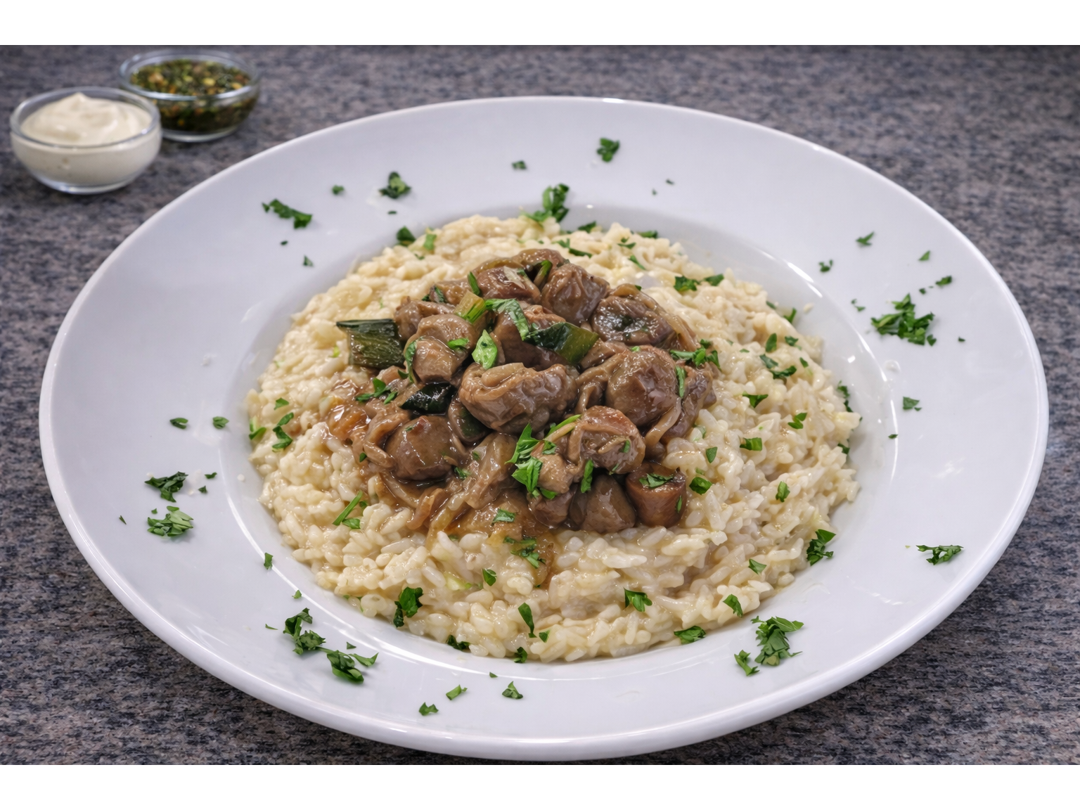 Riñoncitos al Vino Blanco con Guarnicion a Eleccion