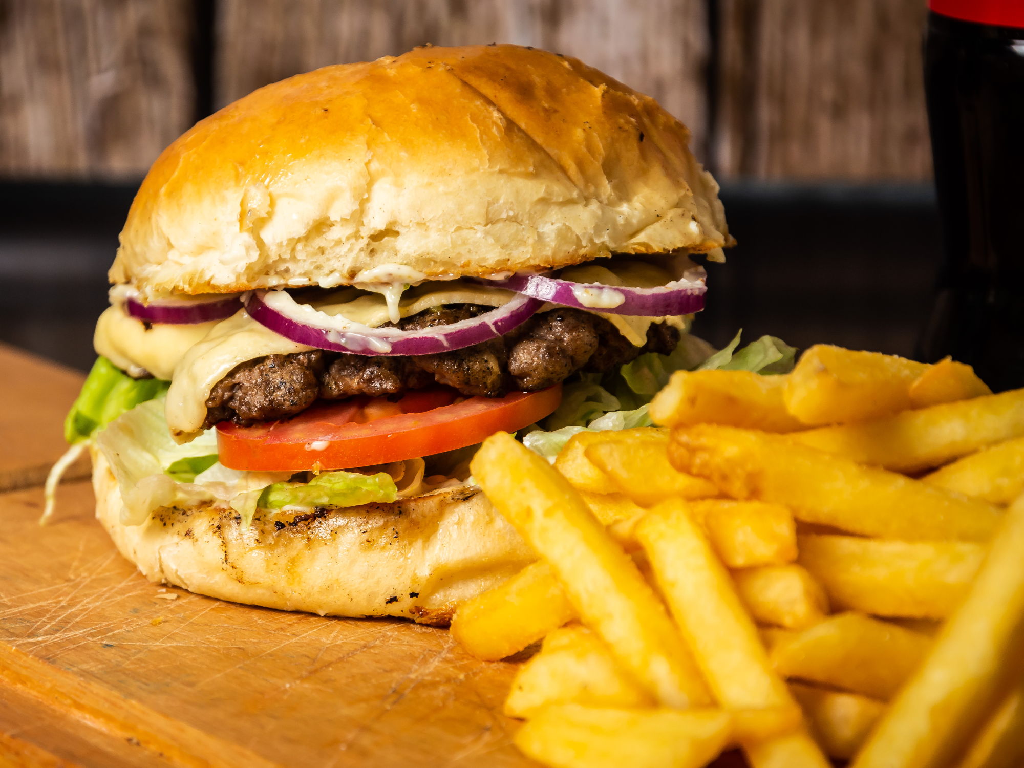 BURGER MEDIANA CON PAPAS de Pizza R Villa Allende