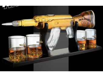 Decanter AK47 con chupitos