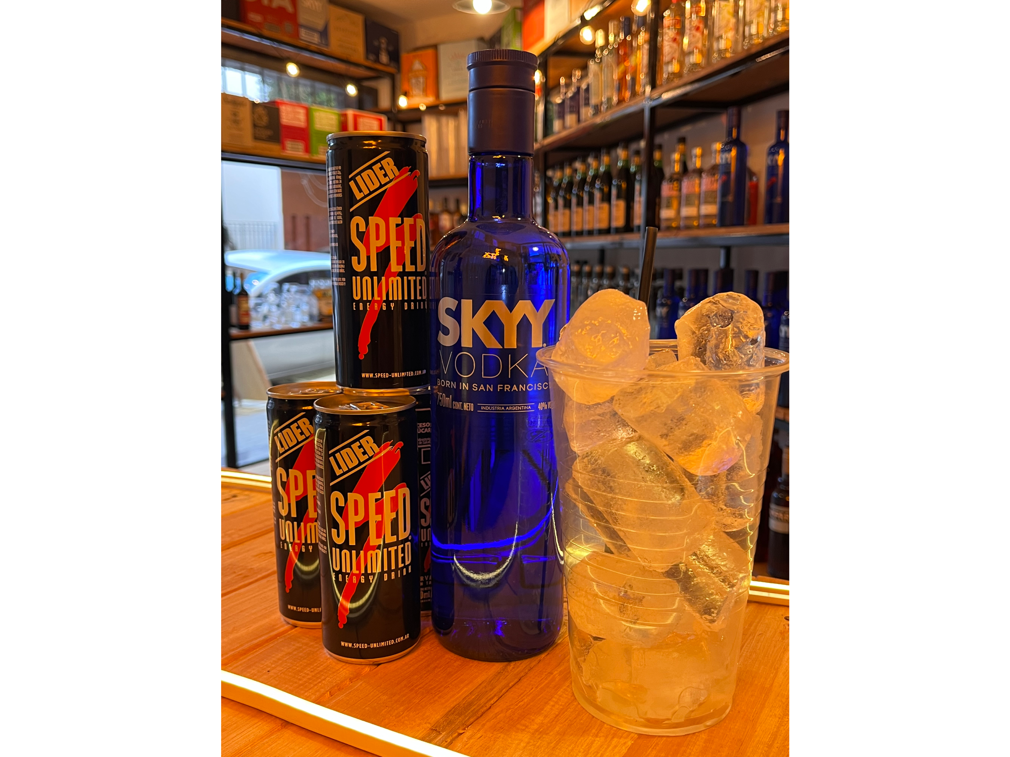 Skyy + 4 Speed 269cc + Hielo + Vaso