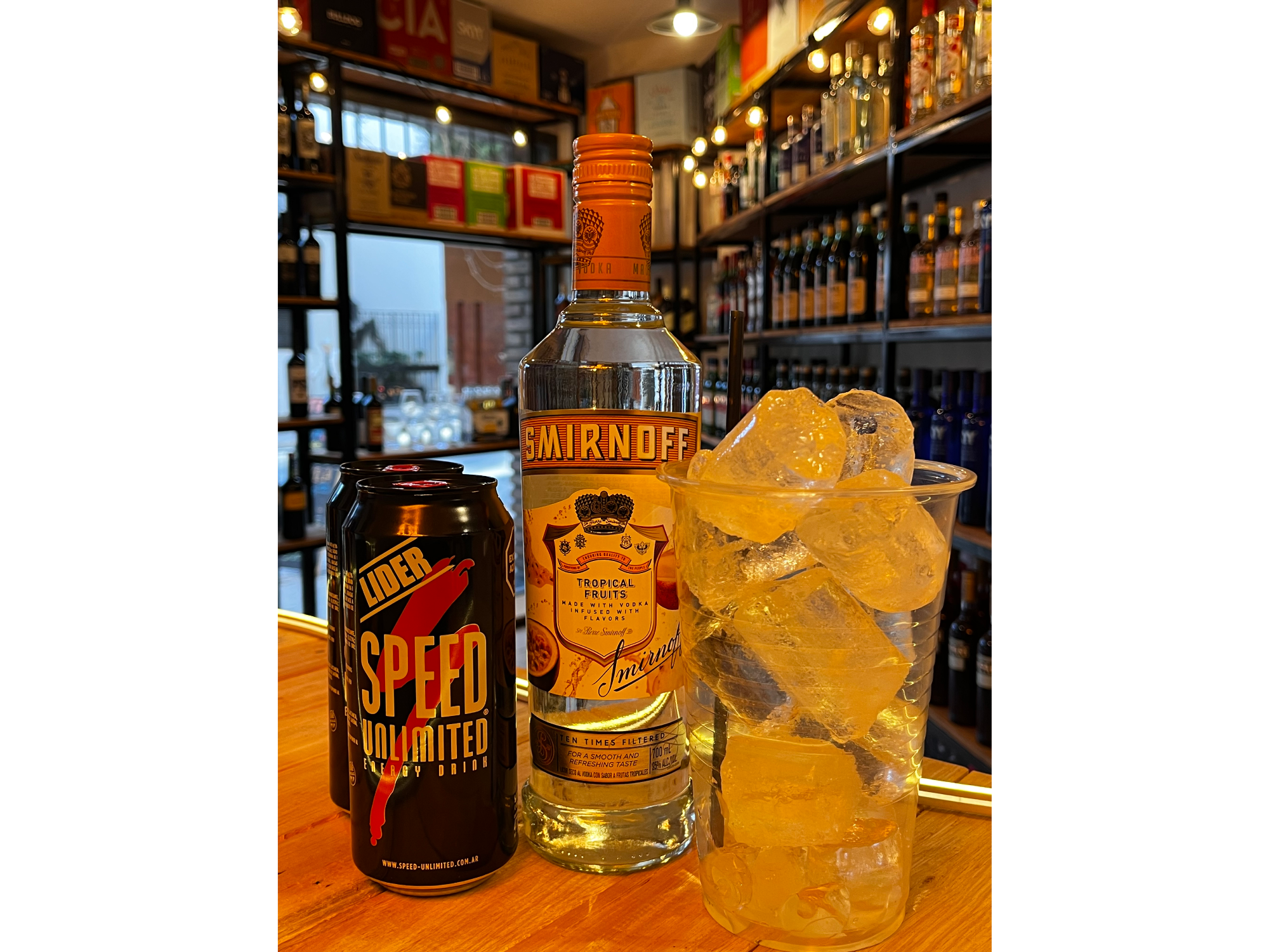 Smirnoff Sab + 2 Speed XL + Hielo + Vaso