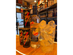 Smirnoff Sab + 4 Speed 269cc + Hielo + Vaso