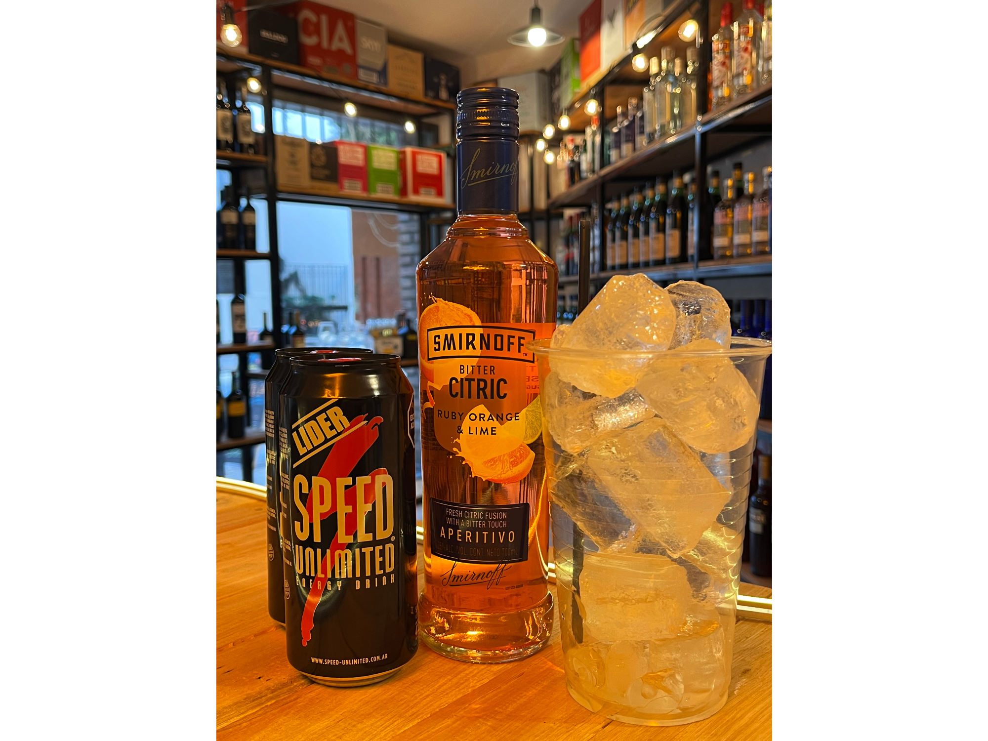 Smirnoff Sab + 2 Speed XL + Hielo + Vaso