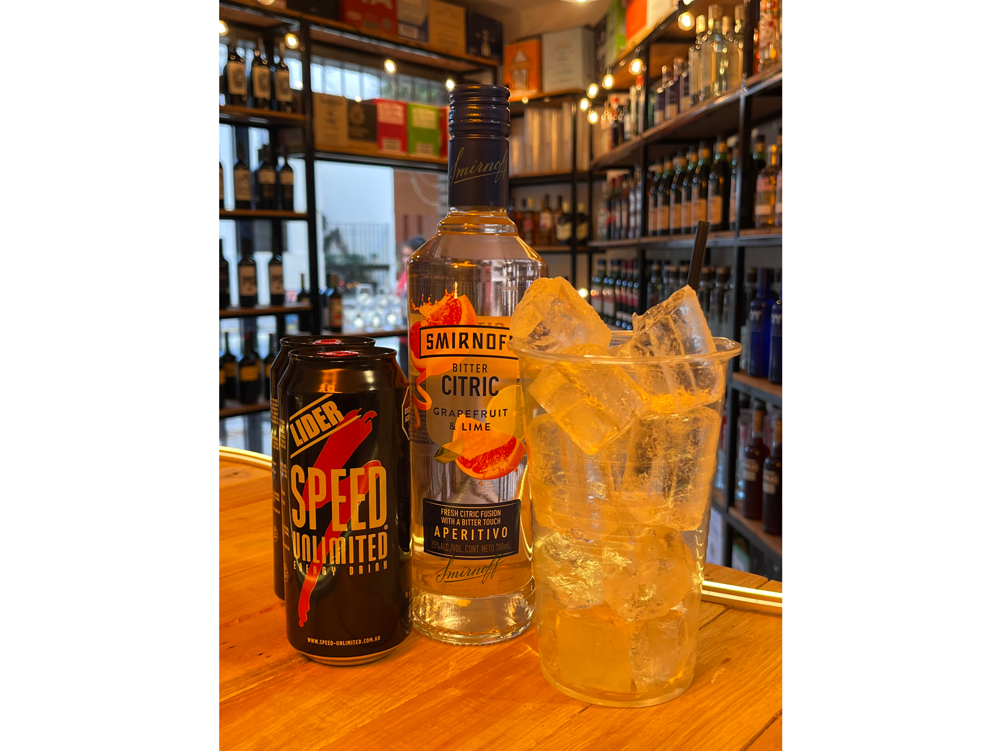 Smirnoff Sab + 2 Speed XL + Hielo + Vaso