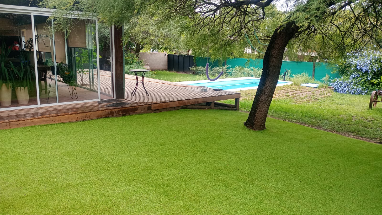 Instalación de césped sintético