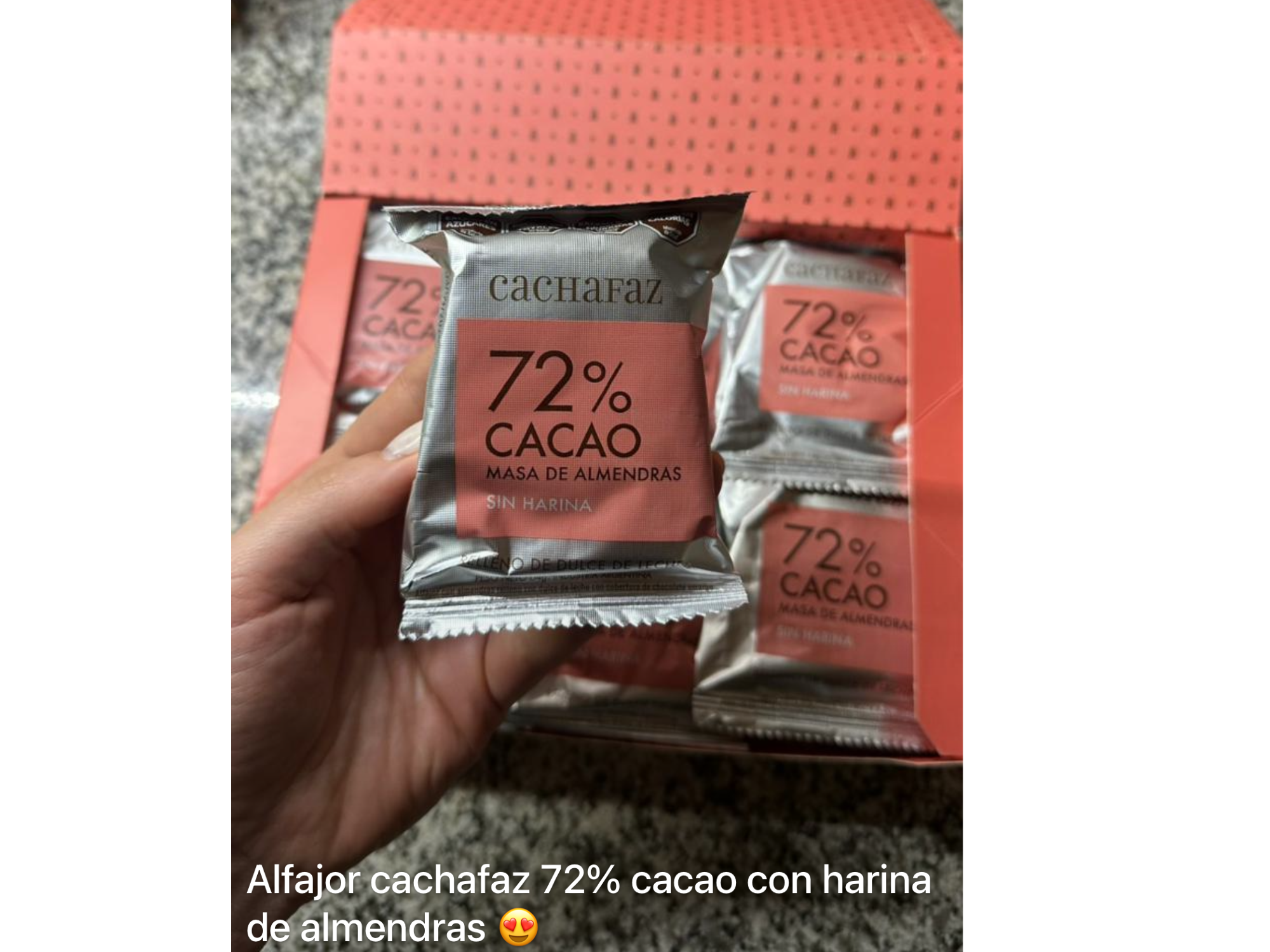ALFAJOR CACHAFAZ harina de almendra