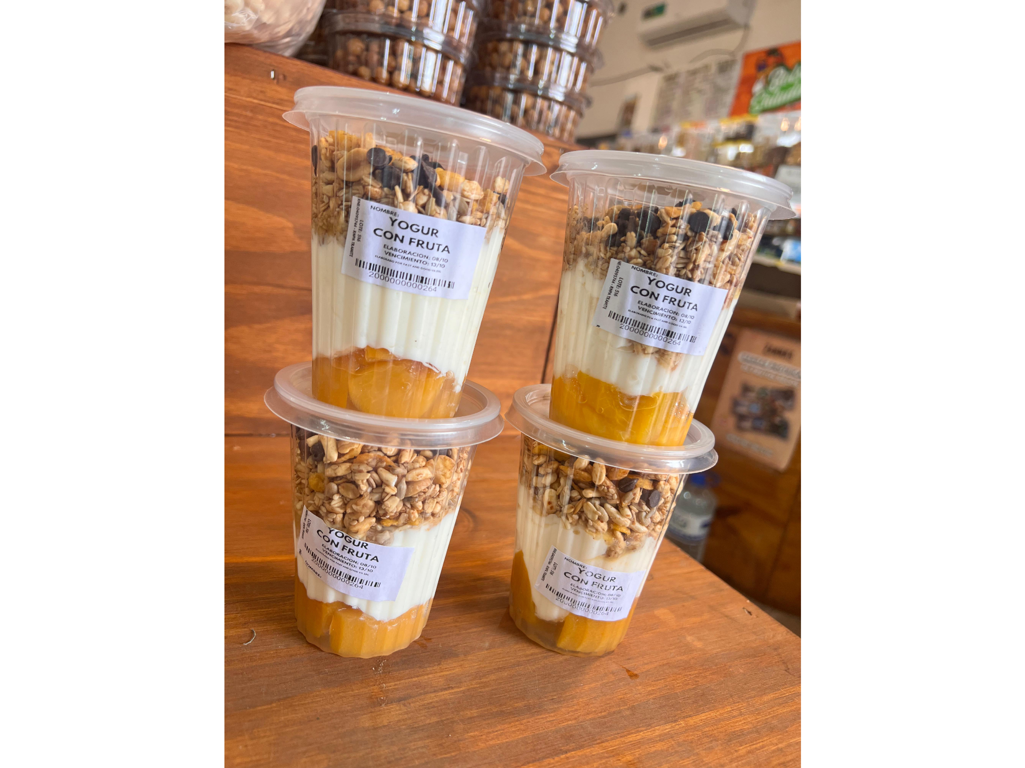 YOGUR CON GRANOLA