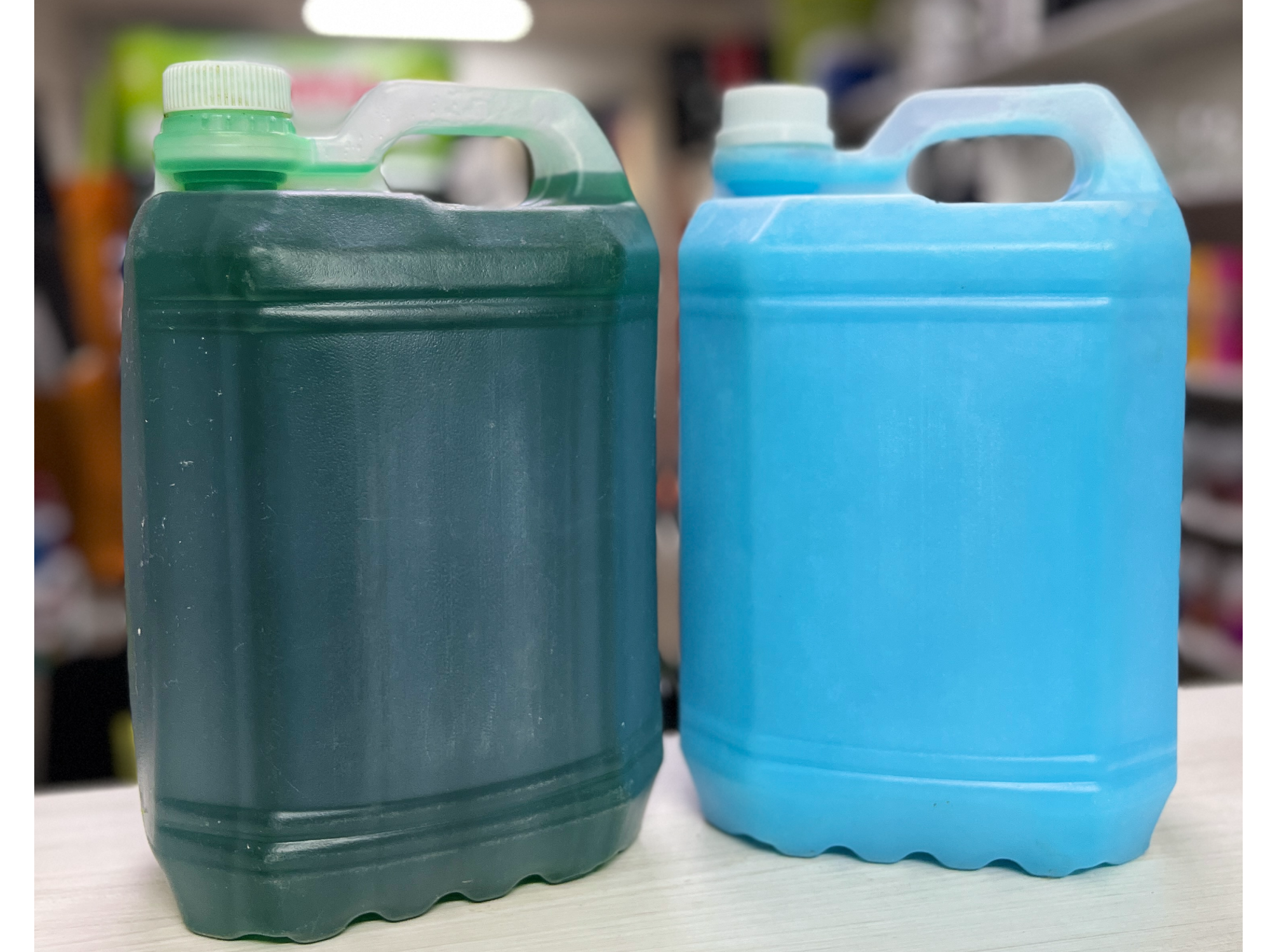 5L de Ariel Premium + 5L Suavizante Vivere