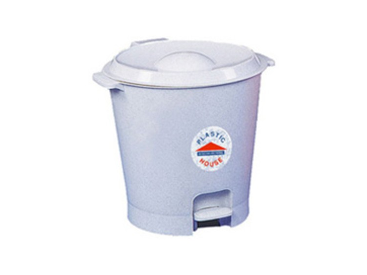 Cesto con pedal PLASTIC HOUSE 7 Litros